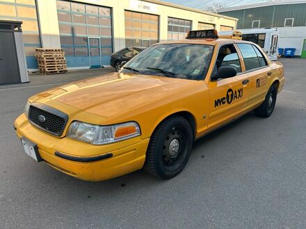 Форд Краун 2006 в Европе на Automoto.ua Оранжевый Форд Краун, объемом двигателя 4.6 л и пробегом 540 тыс. км за 11998 $, фото 1 на Automoto.ua