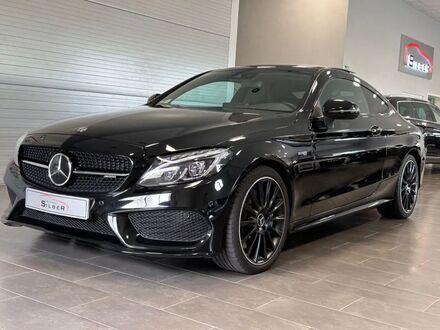Мерседес C43 AMG 2018 в Европе на Automoto.ua Черный Мерседес C43 AMG, объемом двигателя 3 л и пробегом 107981 тыс. км за 39790 $, фото 1 на Automoto.ua