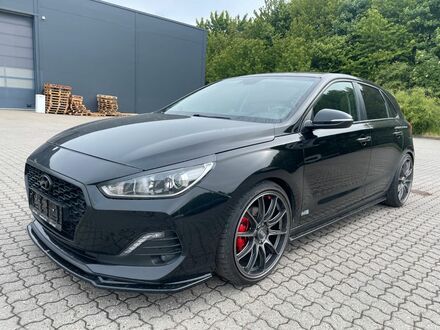 Хендай i30 2019 в Европе на Automoto.ua Черный Хендай i30, объемом двигателя 1 л и пробегом 200 тыс. км за 8135 $, фото 1 на Automoto.ua