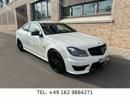 Мерседес Ц 63 АМГ 2011 в Европе на Automoto.ua Белый Мерседес Ц 63 АМГ, объемом двигателя 6.21 л и пробегом 155 тыс. км за 45593 $, фото 1 на Automoto.ua