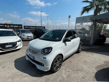 Смарт Forfour 2018 у Європі на Automoto.ua Білий Смарт Forfour, об'ємом двигуна 0.9 л та пробігом 62 тис. км за 15682 $, фото 1 на Automoto.ua