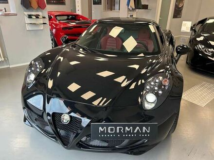 Альфа Ромео 4Ц 2015 в Европе на Automoto.ua Черный Альфа Ромео 4Ц, объемом двигателя 1.74 л и пробегом 9 тыс. км за 94721 $, фото 1 на Automoto.ua