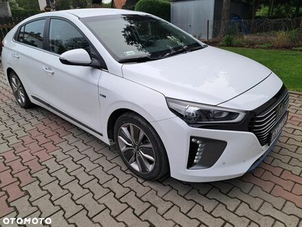 Хендай Ioniq, объемом двигателя 1.58 л и пробегом 55 тыс. км за 15119 $, фото 1 на Automoto.ua