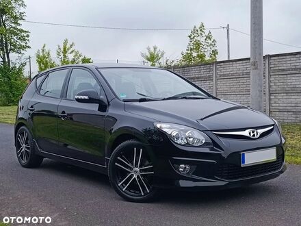 Хендай i30, объемом двигателя 1.4 л и пробегом 100 тыс. км за 5613 $, фото 1 на Automoto.ua