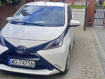 Тойота Айго 2016 в Европе на Automoto.ua Белый Тойота Айго, объемом двигателя 1 л и пробегом 129 тыс. км за 26900 $, фото 1 на Automoto.ua