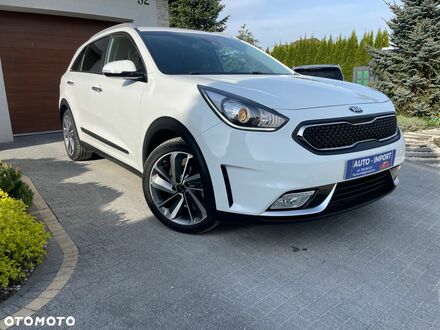 Кіа Niro, об'ємом двигуна 1.58 л та пробігом 170 тис. км за 12505 $, фото 1 на Automoto.ua