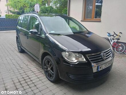 Фольксваген Туран 2007 у Європі на Automoto.ua Чорний Фольксваген Туран, об'ємом двигуна 1 л та пробігом 335 тис. км за 3148 $, фото 1 на Automoto.ua