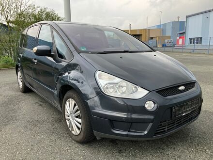 Форд С-Макс 2010 у Європі на Automoto.ua Сірий Форд С-Макс, об'ємом двигуна 2 л та пробігом 249 тис. км за 2341 $, фото 1 на Automoto.ua