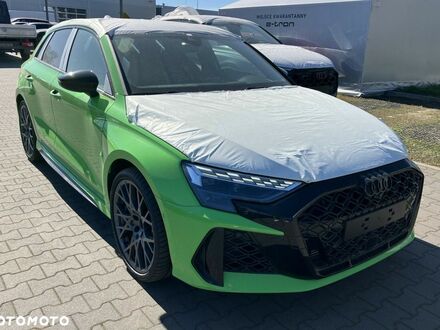 Ауди РС3 2025 в Европе на Automoto.ua Зеленый Ауди РС3, объемом двигателя 2.48 л и пробегом 1 тыс. км за 364800 $, фото 1 на Automoto.ua