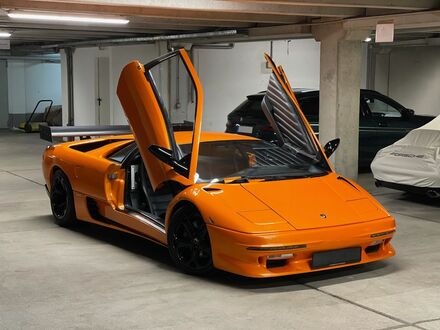 Ламборджині Diablo 1992 у Європі на Automoto.ua Помаранчевий Ламборджині Diablo, об'ємом двигуна 5.71 л та пробігом 105 тис. км за 257086 $, фото 1 на Automoto.ua
