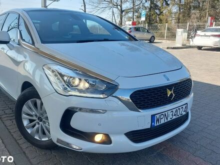 Ситроен ДС5 2015 в Европе на Automoto.ua Белый Ситроен ДС5, объемом двигателя 1 л и пробегом 205 тыс. км за 9419 $, фото 1 на Automoto.ua