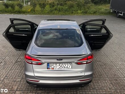 Форд Фьюжен 2019 у Європі на Automoto.ua Сірий Форд Фьюжен, об'ємом двигуна 1 л та пробігом 106 тис. км за 17313 $, фото 1 на Automoto.ua
