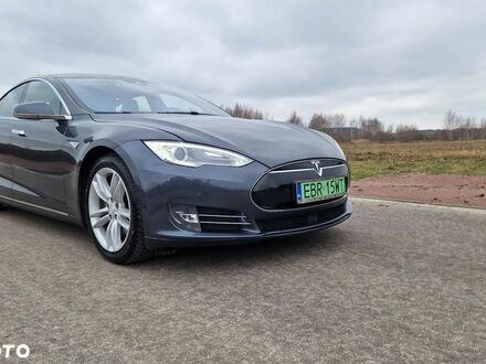 Тесла Модель С 2015 в Европе на Automoto.ua Серый Тесла Модель С, объемом двигателя 0 л и пробегом 177 тыс. км за 105000 $, фото 1 на Automoto.ua