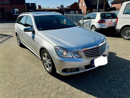 Мерседес E 220 2011 у Європі на Automoto.ua Срібний Мерседес E 220, об'ємом двигуна 2.14 л та пробігом 387 тис. км за 4318 $, фото 1 на Automoto.ua