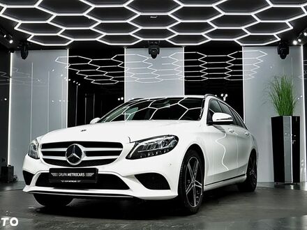 Мерседес Ц-Клас 2020 у Європі на Automoto.ua Білий Мерседес Ц-Клас, об'ємом двигуна 1 л та пробігом 187 тис. км за 79999 $, фото 1 на Automoto.ua