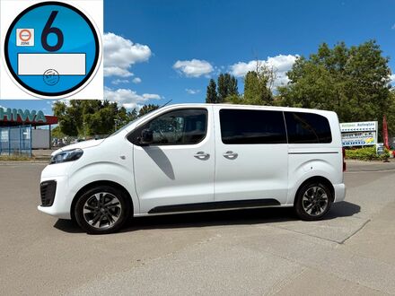 Опель Zafira Life 2023 в Европе на Automoto.ua Белый Опель Zafira Life, объемом двигателя 2 л и пробегом 8 тыс. км за 52809 $, фото 1 на Automoto.ua