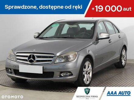 Мерседес Ц-Клас 2007 у Європі на Automoto.ua Сірий Мерседес Ц-Клас, об'ємом двигуна 1 л та пробігом 190 тис. км за 7749 $, фото 1 на Automoto.ua