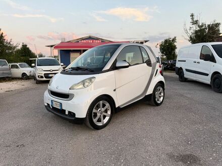 Смарт Fortwo 2007 у Європі на Automoto.ua Білий Смарт Fortwo, об'ємом двигуна 1 л та пробігом 80 тис. км за 5245 $, фото 1 на Automoto.ua