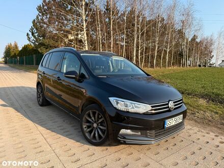 Фольксваген Туран 2018 у Європі на Automoto.ua Чорний Фольксваген Туран, об'ємом двигуна 1 л та пробігом 284 тис. км за 49990 $, фото 1 на Automoto.ua