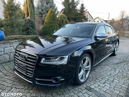 Ауди С8 2015 в Европе на Automoto.ua Черный Ауди С8, объемом двигателя 3.99 л и пробегом 20 тыс. км за 234900 $, фото 1 на Automoto.ua