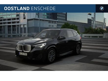 БМВ iX1 2025 в Европе на Automoto.ua Черный БМВ iX1, объемом двигателя 0 л и пробегом 1 тыс. км за 63199 $, фото 1 на Automoto.ua