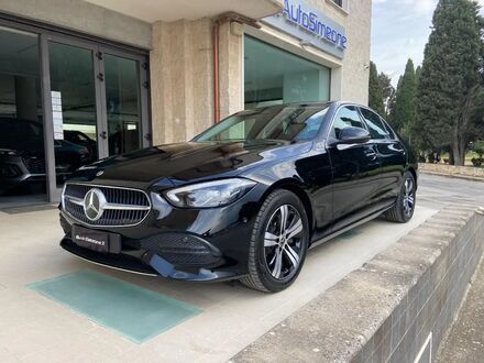 Мерседес Ц 200 2024 у Європі на Automoto.ua Чорний Мерседес Ц 200, об'ємом двигуна 1.99 л та пробігом 17 тис. км за 41124 $, фото 1 на Automoto.ua
