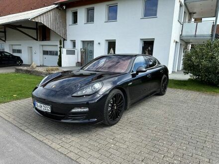 Чорний Порше Panamera, об'ємом двигуна 4.81 л та пробігом 110 тис. км за 41981 $, фото 1 на Automoto.ua