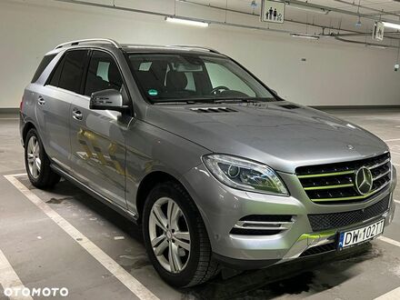 Мерседес МЛ класс 2013 в Европе на Automoto.ua Серый Мерседес МЛ класс, объемом двигателя 2.99 л и пробегом 128 тыс. км за 107499 $, фото 1 на Automoto.ua