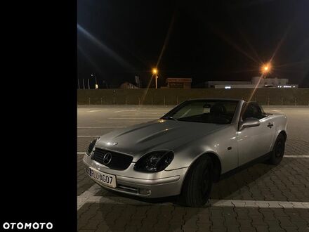 Мерседес СЛК-Класс 1999 в Европе на Automoto.ua Серый Мерседес СЛК-Класс, объемом двигателя 1 л и пробегом 255 тыс. км за 14000 $, фото 1 на Automoto.ua