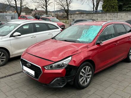 Красный Хендай i30, объемом двигателя 1.6 л и пробегом 136 тыс. км за 6885 $, фото 1 на Automoto.ua