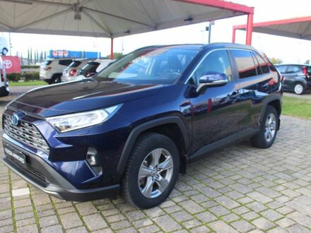 Тойота РАВ 4 2022 у Європі на Automoto.ua Синій Тойота РАВ 4, об'ємом двигуна 2.49 л та пробігом 55 тис. км за 28400 $, фото 1 на Automoto.ua
