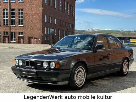 БМВ М5 1990 в Европе на Automoto.ua Черный БМВ М5, объемом двигателя 0 л и пробегом 162 тыс. км за 53324 $, фото 1 на Automoto.ua
