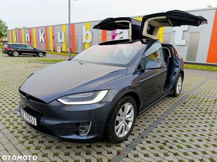 Тесла Модель Х 2016 в Европе на Automoto.ua Серый Тесла Модель Х, объемом двигателя 0 л и пробегом 135 тыс. км за 36078 $, фото 1 на Automoto.ua