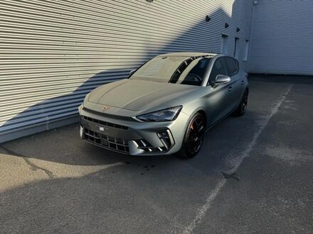Cupra Leon 2024 в Европе на Automoto.ua Серый Cupra Leon, объемом двигателя 2 л и пробегом 10 тыс. км за 47506 $, фото 1 на Automoto.ua