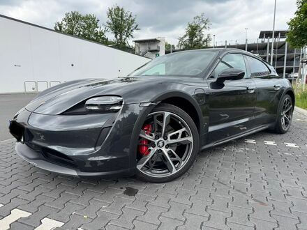 Порше Тайкан 2022 в Европе на Automoto.ua Серый Порше Тайкан, объемом двигателя 0 л и пробегом 30 тыс. км за 74674 $, фото 1 на Automoto.ua