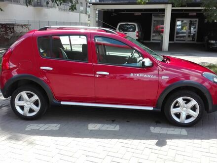 Дачія Sandero 2012 у Європі на Automoto.ua Дачія Sandero, об'ємом двигуна 1 л та пробігом 230 тис. км за 4177 $, фото 1 на Automoto.ua