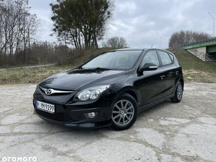 Хендай i30, объемом двигателя 1.4 л и пробегом 187 тыс. км за 4492 $, фото 1 на Automoto.ua