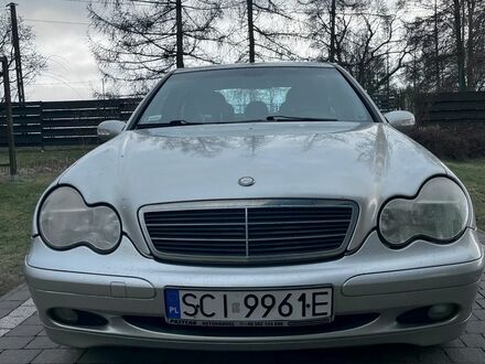 Мерседес Ц-Класс 2000 в Европе на Automoto.ua Серый Мерседес Ц-Класс, объемом двигателя 1 л и пробегом 180 тыс. км за 7300 $, фото 1 на Automoto.ua