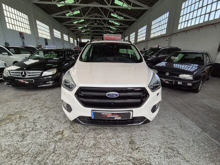 Форд Куга 2017 у Європі на Automoto.ua Білий Форд Куга, об'ємом двигуна 1.5 л та пробігом 230000 тис. км за 10990 $, фото 1 на Automoto.ua