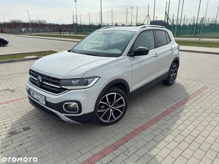 Фольксваген T-Cross 2022 у Європі на Automoto.ua Бежевий Фольксваген T-Cross, об'ємом двигуна 1 л та пробігом 10 тис. км за 81500 $, фото 1 на Automoto.ua