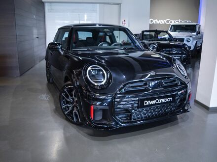 Мини John Cooper Works 2025 в Европе на Automoto.ua Черный Мини John Cooper Works, объемом двигателя 2 л и пробегом 6 тыс. км за 45819 $, фото 1 на Automoto.ua