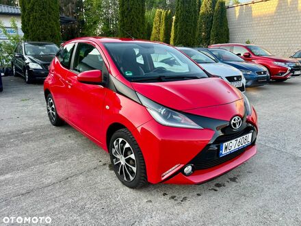 Тойота Айго 2015 в Европе на Automoto.ua Красный Тойота Айго, объемом двигателя 1 л и пробегом 147 тыс. км за 25900 $, фото 1 на Automoto.ua