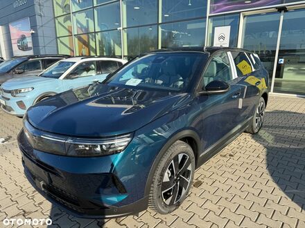 Опель Grandland 2025 в Европе на Automoto.ua Зеленый Опель Grandland, объемом двигателя 1 л и пробегом 5 тыс. км за 138900 $, фото 1 на Automoto.ua