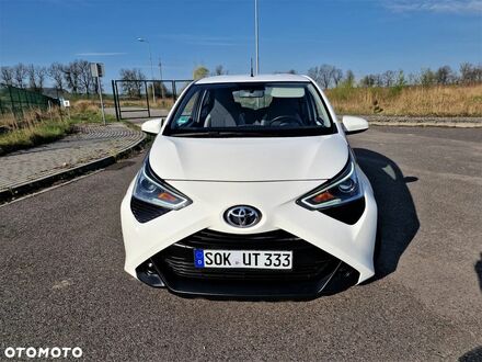 Тойота Айго 2018 в Европе на Automoto.ua Белый Тойота Айго, объемом двигателя 1 л и пробегом 93 тыс. км за 34800 $, фото 1 на Automoto.ua