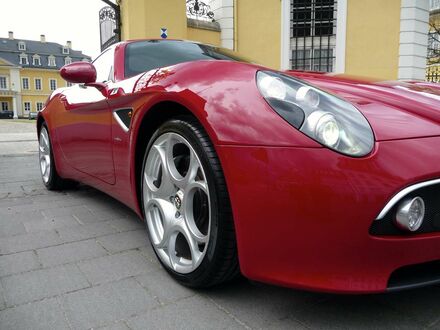 Альфа Ромео 8C 2009 в Европе на Automoto.ua Красный Альфа Ромео 8C, объемом двигателя 4.69 л и пробегом 3 тыс. км за 340000 $, фото 1 на Automoto.ua