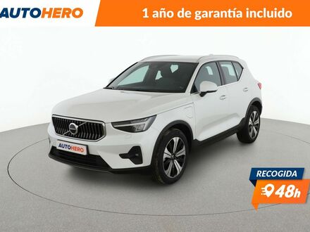 Вольво XC40 2022 в Европе на Automoto.ua Белый Вольво XC40, объемом двигателя 1.48 л и пробегом 57 тыс. км за 35250 $, фото 1 на Automoto.ua