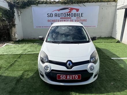 Рено Твинго 2014 в Европе на Automoto.ua Белый Рено Твинго, объемом двигателя 12 л и пробегом 155 тыс. км за 3409 $, фото 1 на Automoto.ua