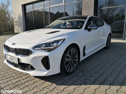 Киа Stinger 2018 в Европе на Automoto.ua Белый Киа Stinger, объемом двигателя 1 л и пробегом 66 тыс. км за 109000 $, фото 1 на Automoto.ua