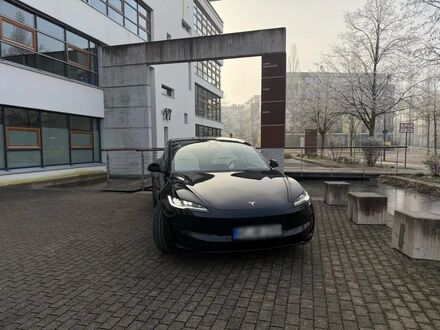Тесла Модель 3 2024 у Європі на Automoto.ua Чорний Тесла Модель 3, об'ємом двигуна 0 л та пробігом 9 тис. км за 64682 $, фото 1 на Automoto.ua