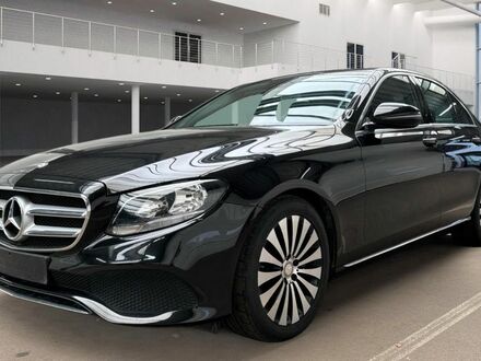 Мерседес Е 350 2016 в Европе на Automoto.ua Черный Мерседес Е 350, объемом двигателя 2.99 л и пробегом 37 тыс. км за 35913 $, фото 1 на Automoto.ua